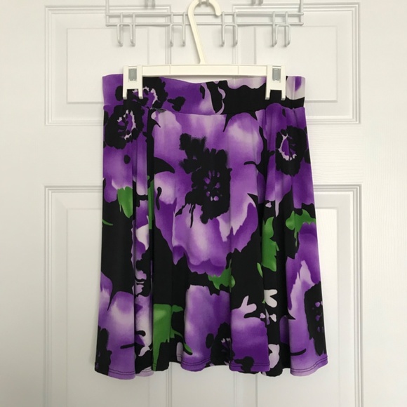 Suzy Shier Floral Skirt S Black Purple Green Leaves Mini - Picture 2 of 6